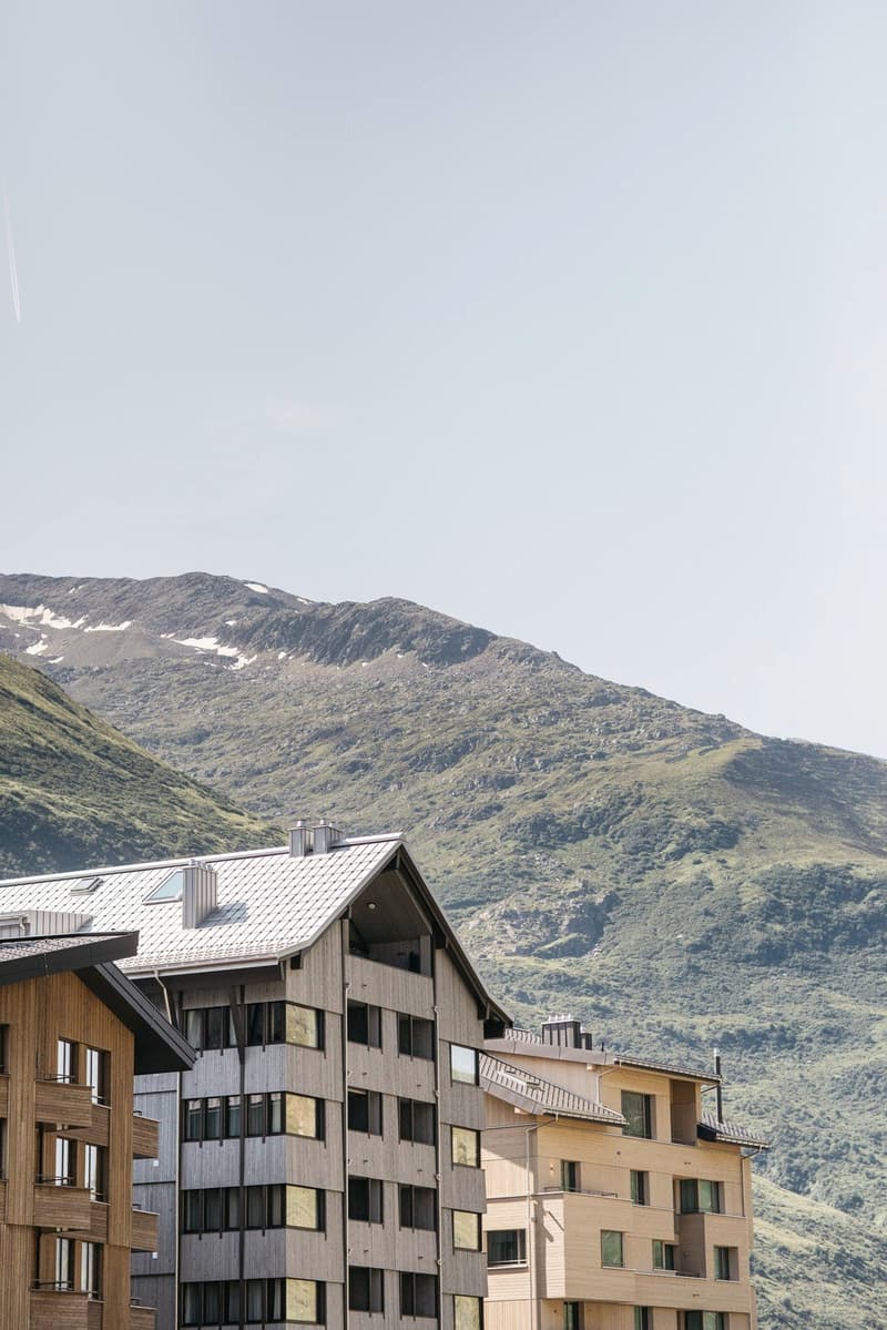 Contemporary Alpine Living at Frame (9)