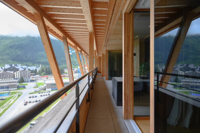 An Alpine Penthouse with a View (16)