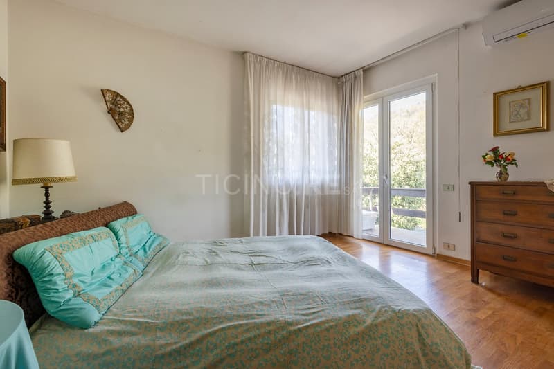 Villa with large garden – just a few minutes from the Italian-Swiss border (7)