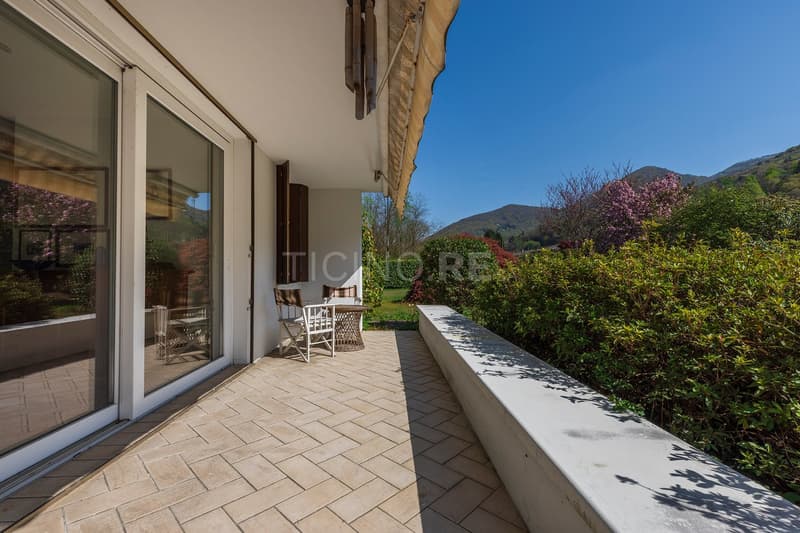 Villa with large garden – just a few minutes from the Italian-Swiss border (11)