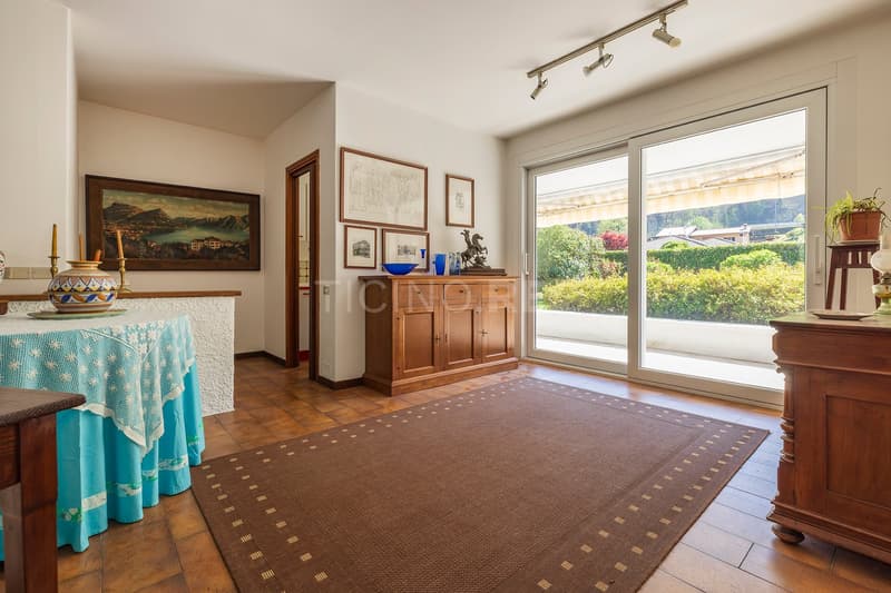 Villa with large garden – just a few minutes from the Italian-Swiss border (4)