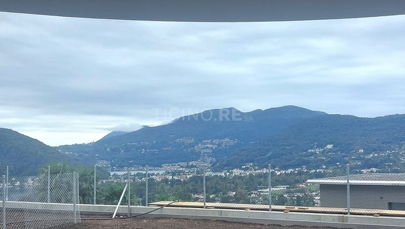 Montagnola: Lussuoso Appartamento con Vista Panoramica e Giardino Privato (3)