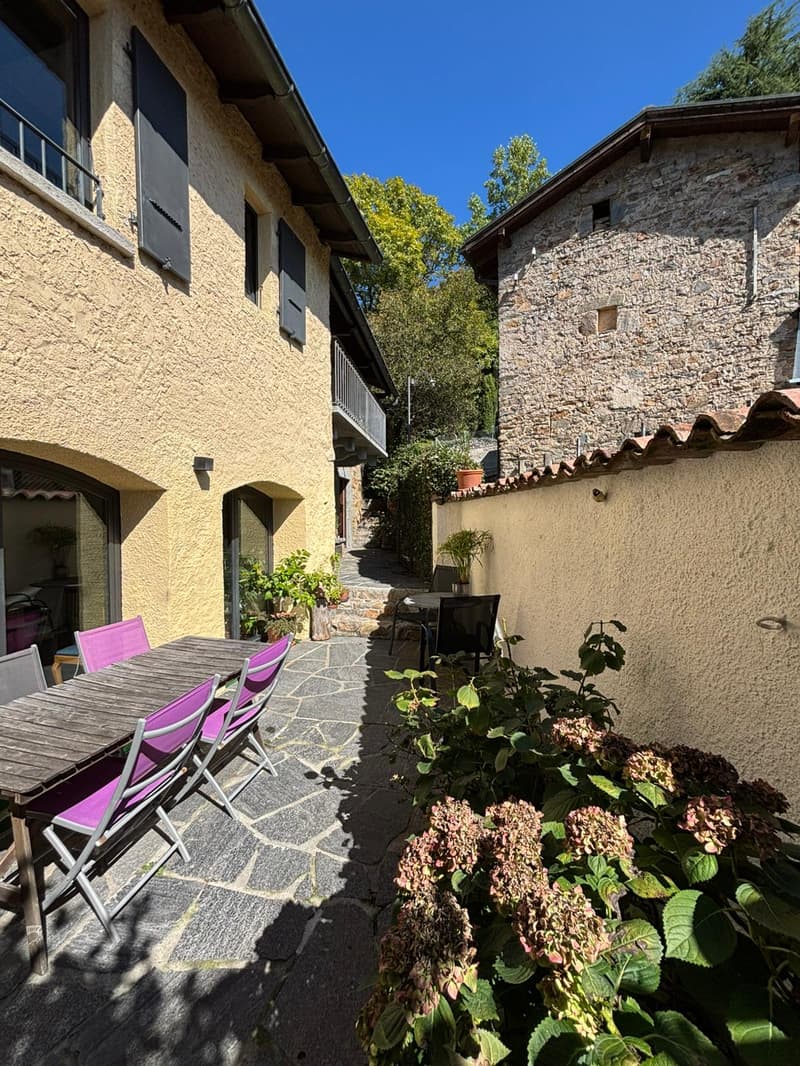Ampia casa indipendente con giardino (2)