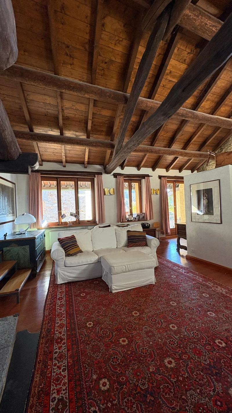 Ampia casa indipendente con giardino (3)