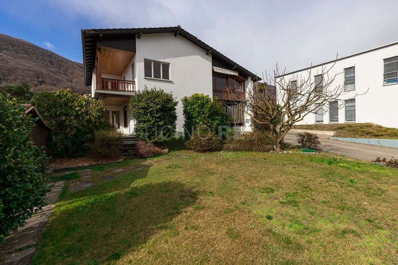 Ampia casa unifamiliare con giardino – Manno (15)