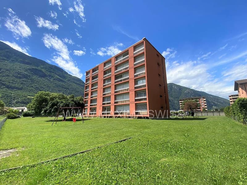 BIASCA: BRIGHT 4.5-ROOM APARTMENT WITH GARDEN (2)