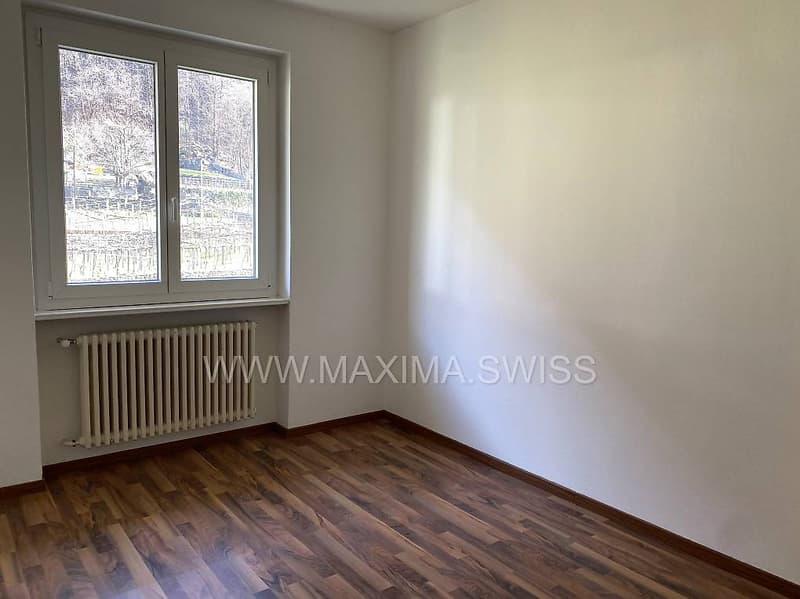 GIORNICO: Strategic and Sunny Apartment in Quiet Location (4)