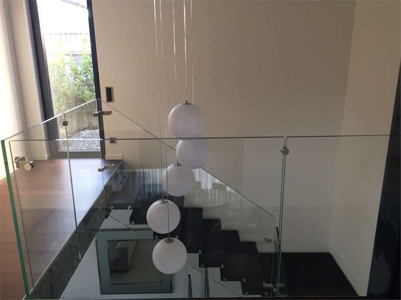 Moderna villa con piscina (12)