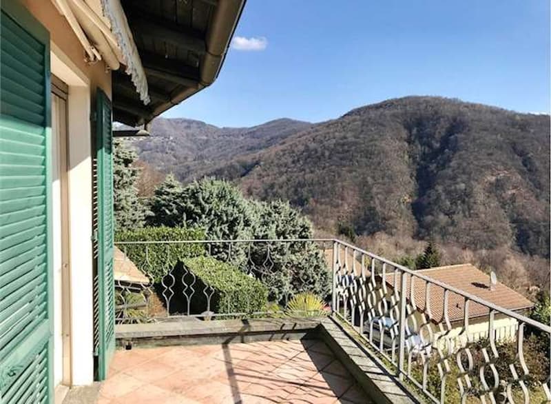 Bellissima villa 7.5 locali vista lago nel verde (11)