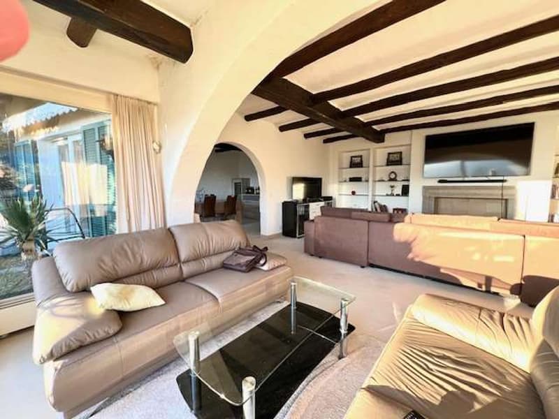 Bellissima villa 7.5 locali vista lago nel verde (5)