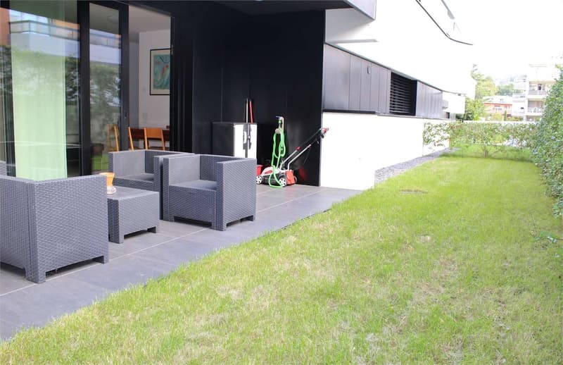 Appartamento elegante con giardino privato a Lugano Pregassona (3)
