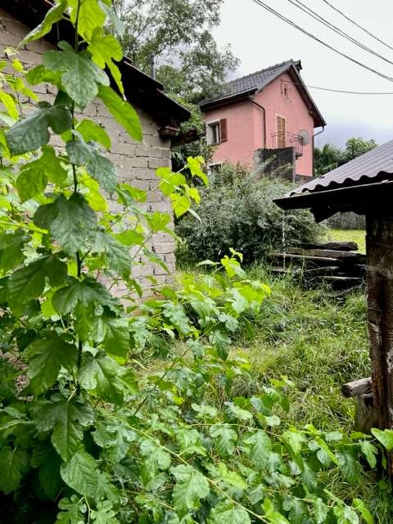 Geräumiges Tessiner Haus mit 6,5 Zimmern und Garten (13)