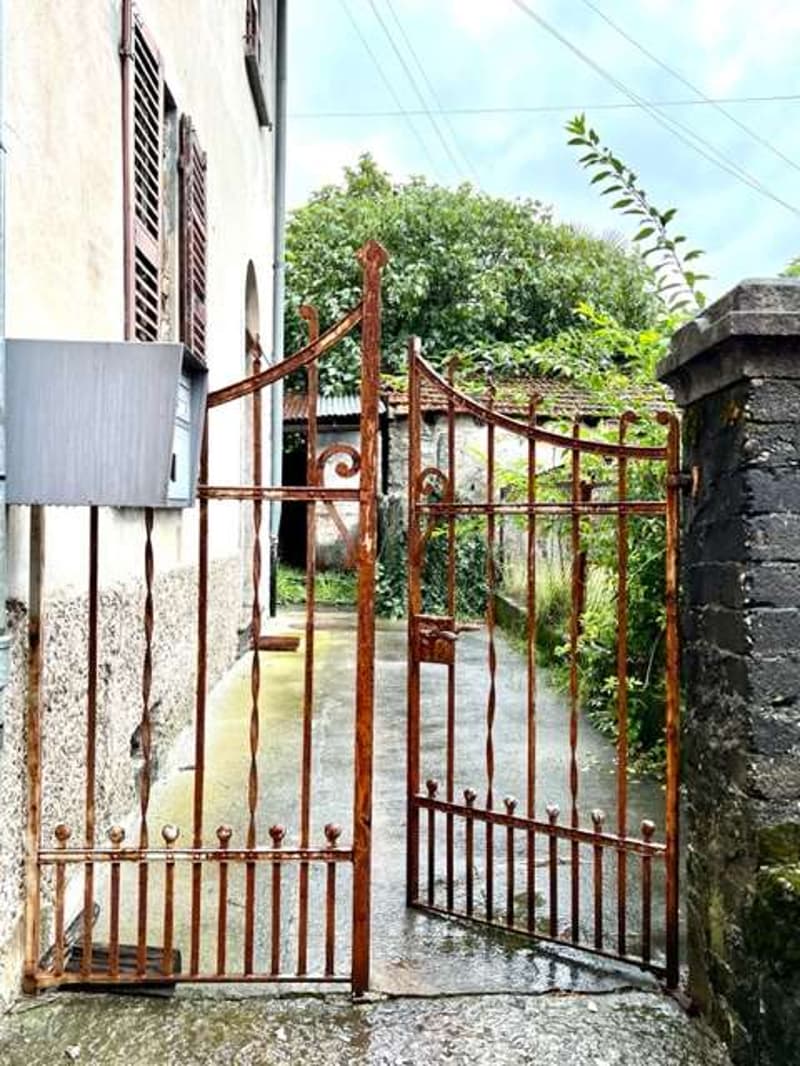 Geräumiges Tessiner Haus mit 6,5 Zimmern und Garten (8)