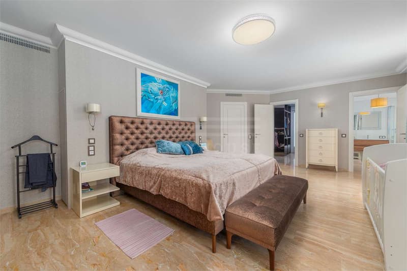 Villa rinnovata in stile mediterraneo con piscina (12)