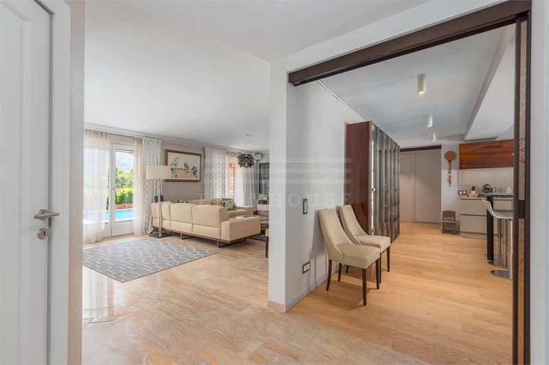 Villa rinnovata in stile mediterraneo con piscina (7)