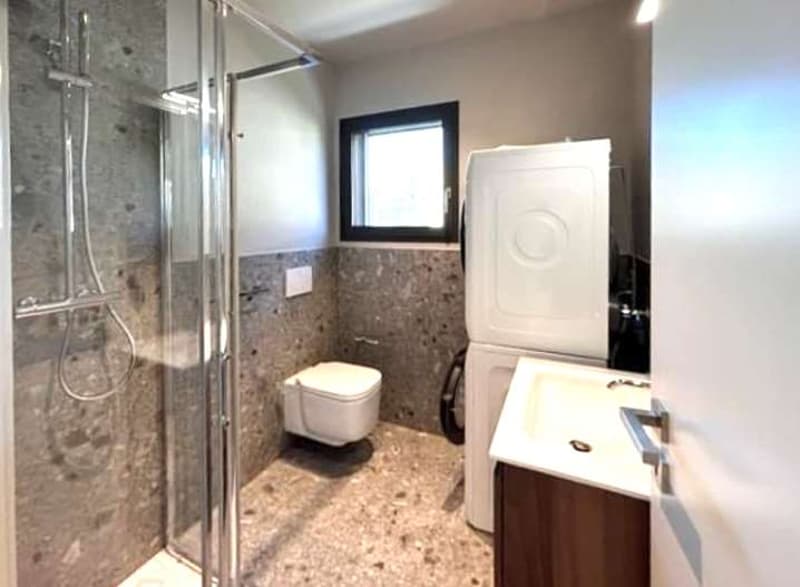 Elegant furnished studio apartment two steps from the station (4)