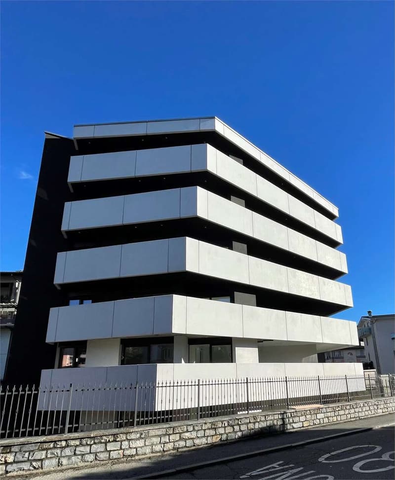 Elegant furnished studio apartment two steps from the station (5)