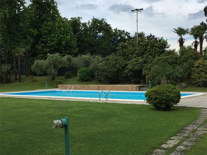2,5 locaux à louer à Gentilino (7)