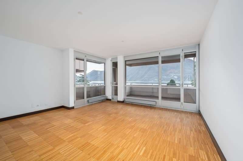 Appartement avec vue sur le lac à Lugano à rénover (2)