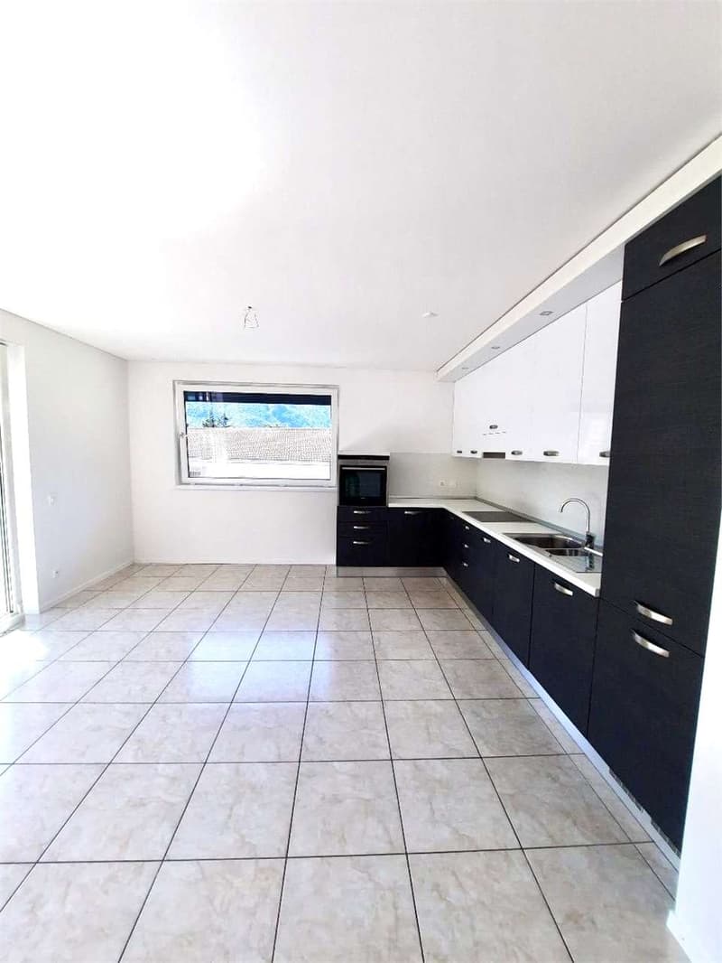 Appartement confortable avec services au dernier étage (3)