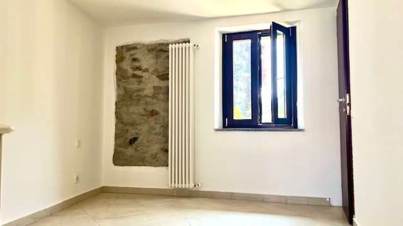 Elegantes Tessiner Haus in historischem Hof (11)