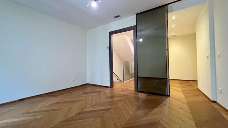 Exclusive Luxury Duplex for Rent in the Heart of Via Nassa - Lugano (9)