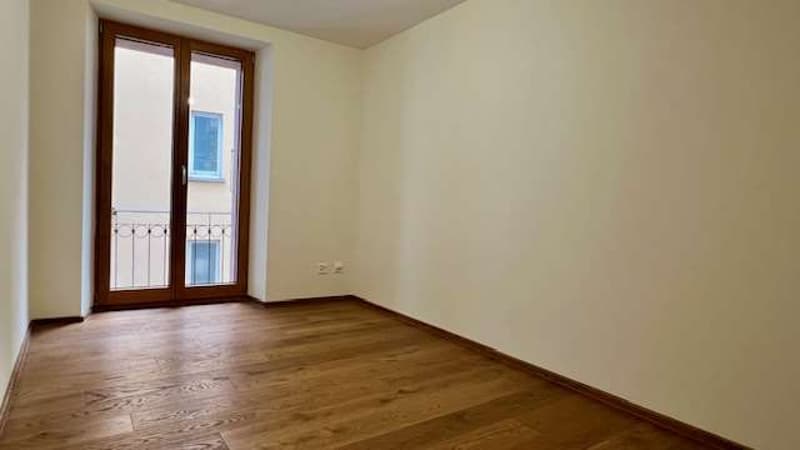Exclusive Luxury Duplex for Rent in the Heart of Via Nassa - Lugano (5)