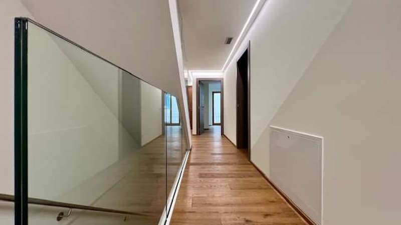 Exclusive Luxury Duplex for Rent in the Heart of Via Nassa - Lugano (10)