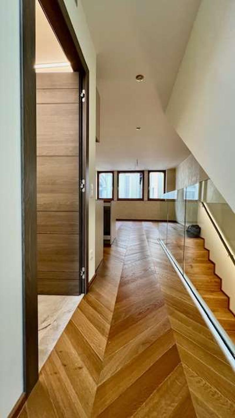 Exclusive Luxury Duplex for Rent in the Heart of Via Nassa - Lugano (7)