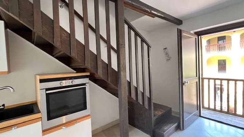 Une maison de noyau rénovée où l'ancien rencontre le moderne (12)