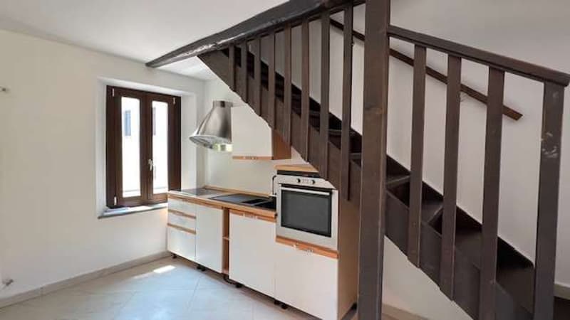 Une maison de noyau rénovée où l'ancien rencontre le moderne (13)