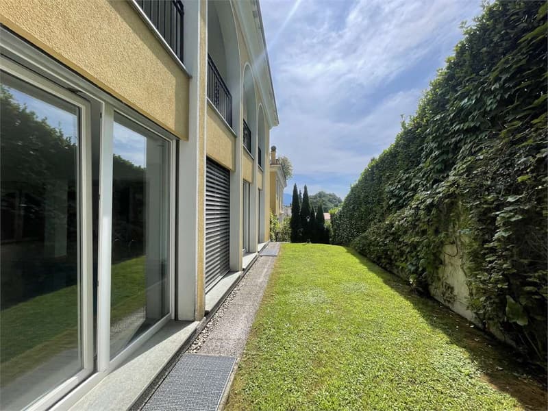 Apartment with terrace in a charming villa (13)