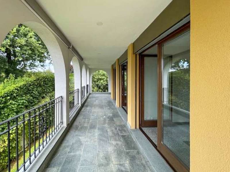 Apartment with terrace in a charming villa (11)