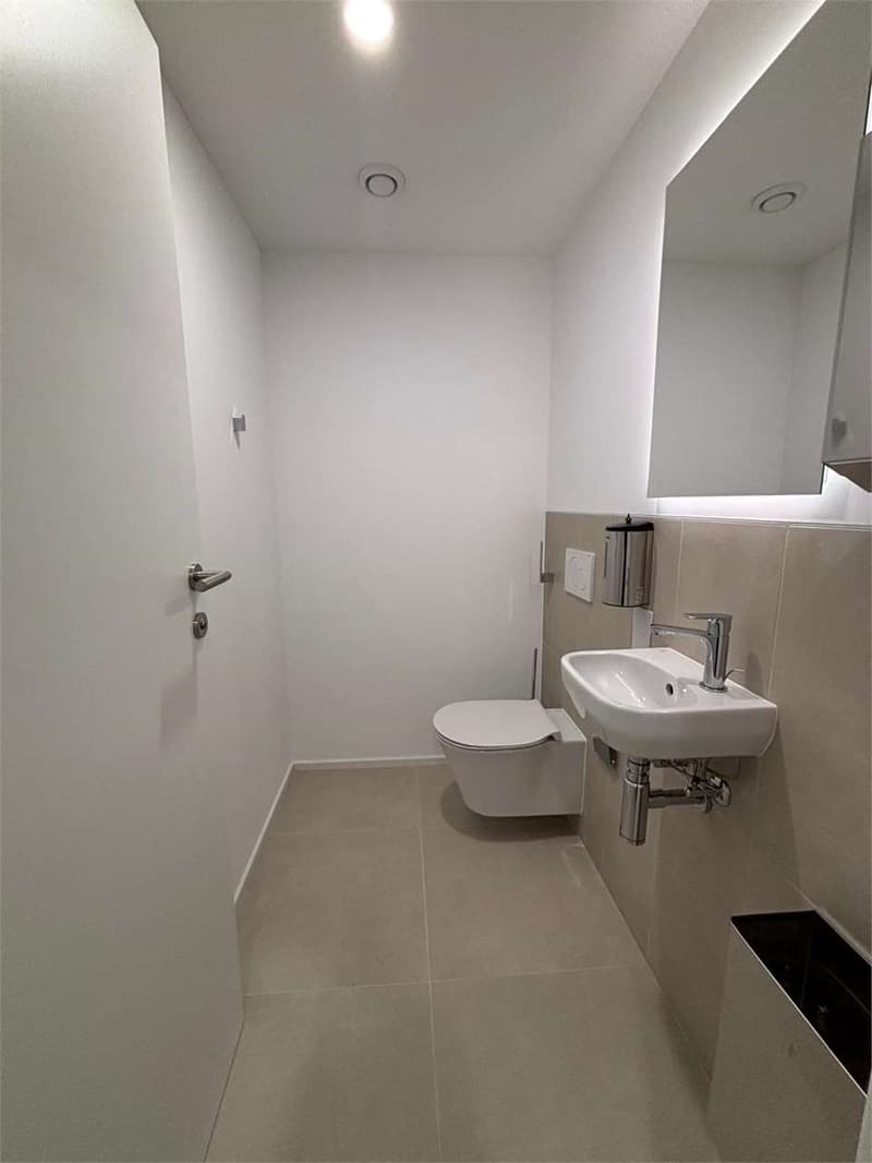 Renovated offices of various sizes (7)