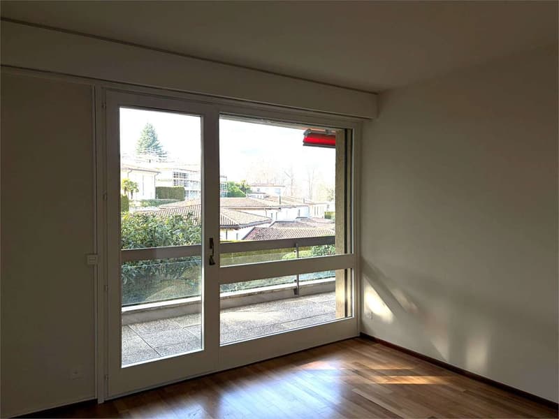 Bel appartement 5,5 pièces avec terrasse à Gentilino (12)