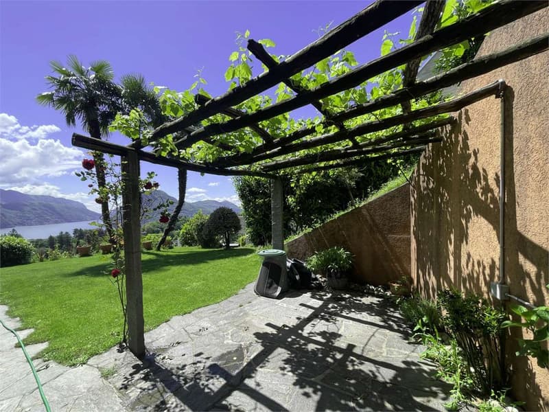 Private Oase in Porza mit Garten, überdachtem Pool und Seeblick (13)