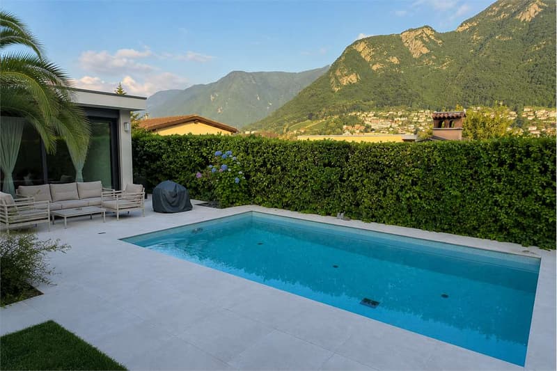 Elegante villa con piscina di fronte alla scuola americana. (10)
