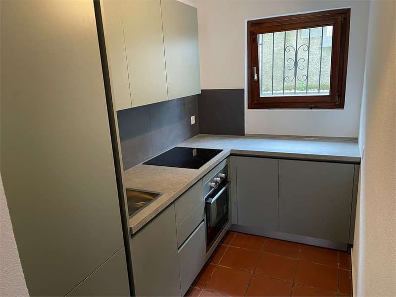 Villa mit zwei Wohneinheiten, umgeben von Grün mit Panoramablick (5)