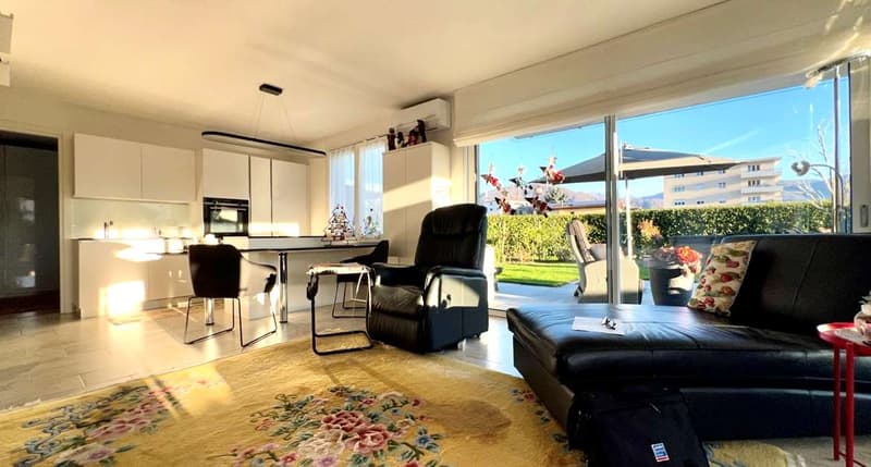 Elegant apartment with large terrace and private garden (3)