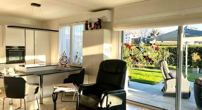 Elegant apartment with large terrace and private garden (10)