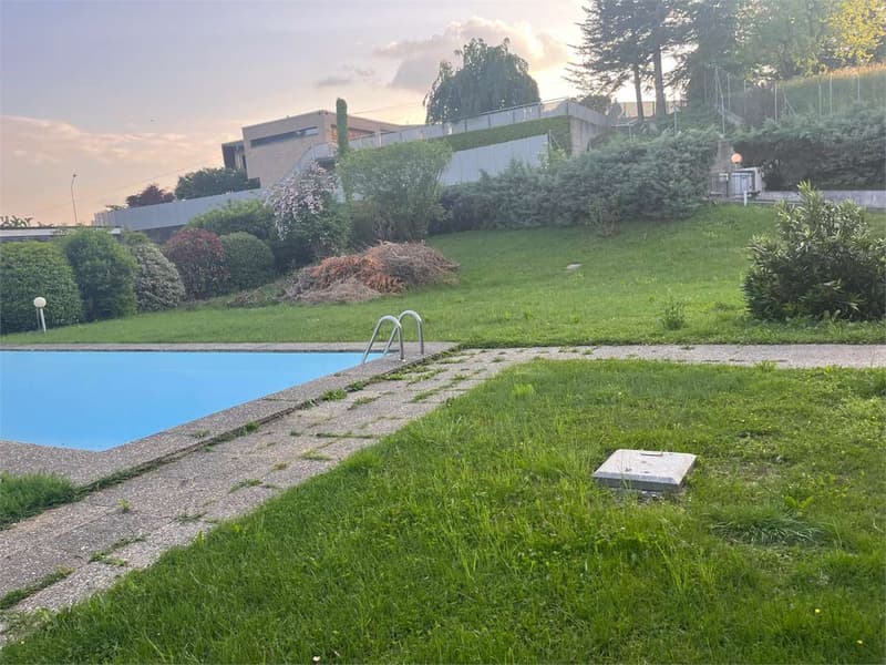 Villa with pool and large plot (2)