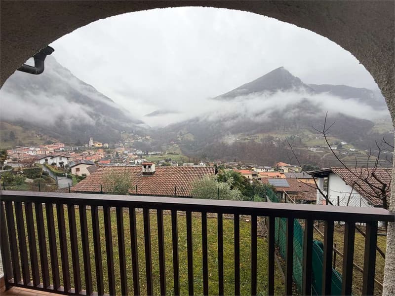 Beautiful villa with a view (9)