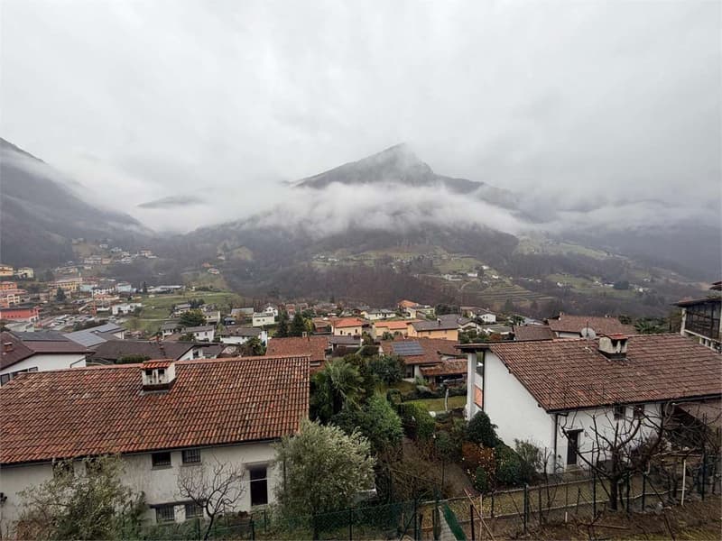 Beautiful villa with a view (1)