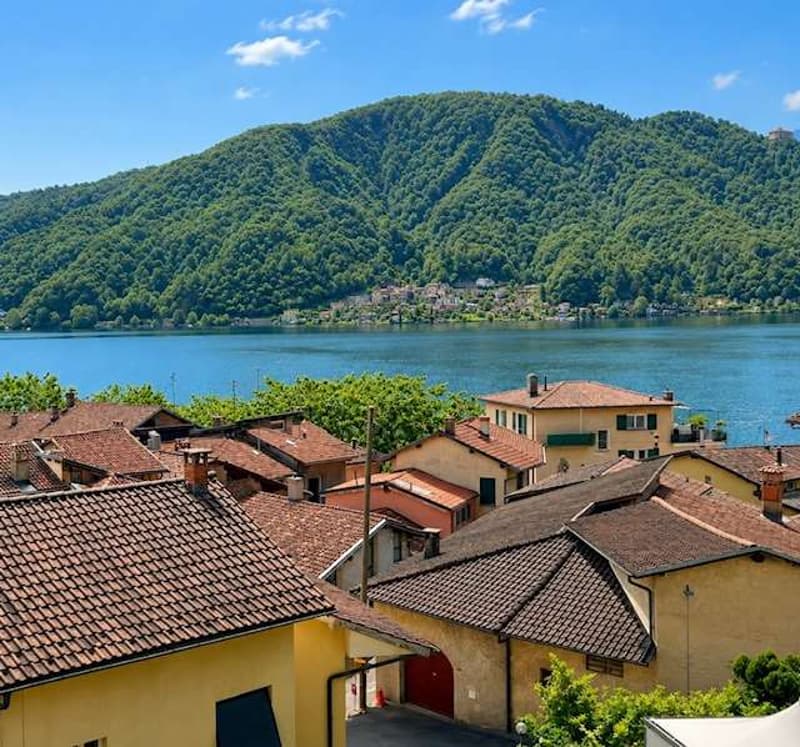 Building plot with lake view for sale in Caslano (1)