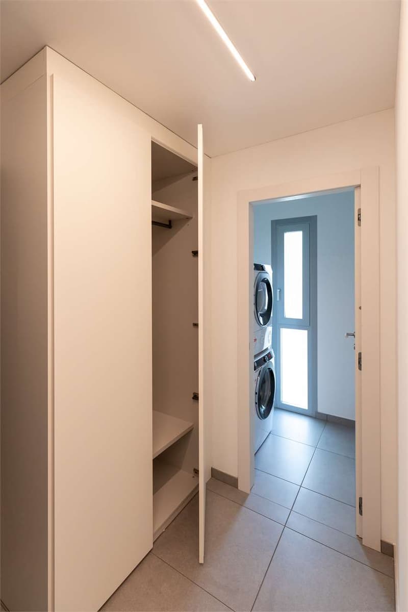 Elegant residence with 2.5 to 3.5 room apartments (6)