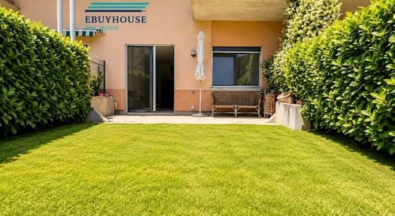 Villetta a schiera vista lago con giardino privato (8)