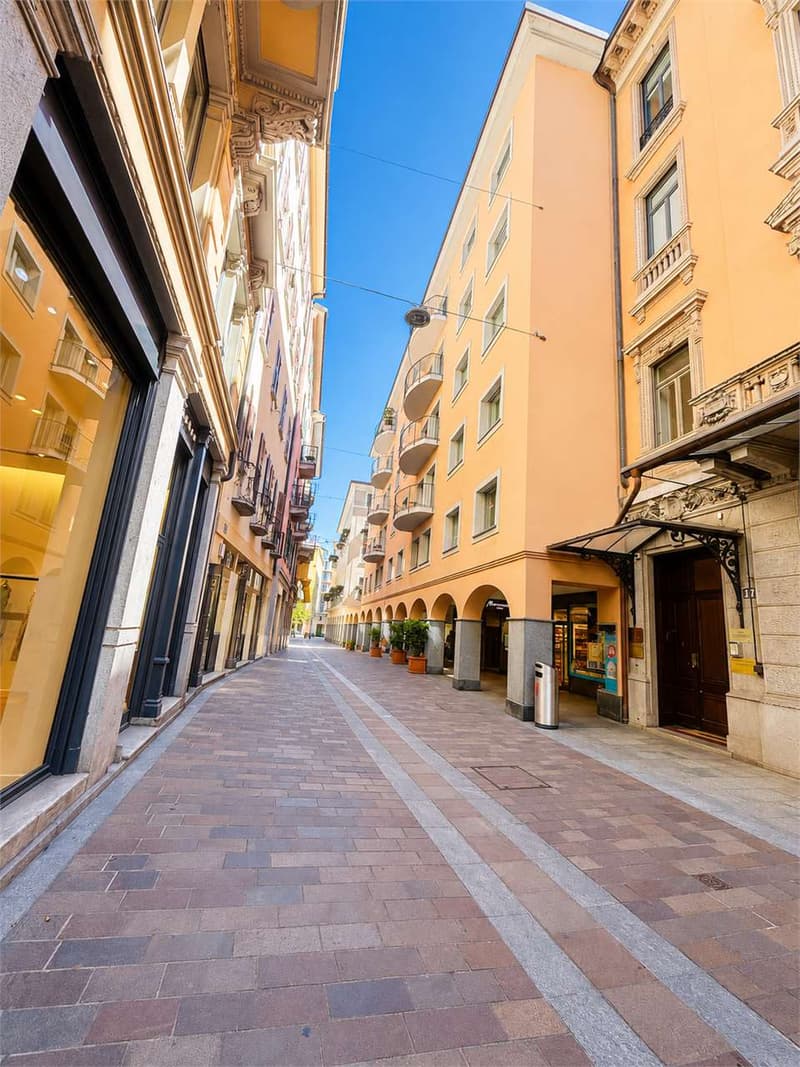 Lugano via Nassa prestigioso ufficio (1)