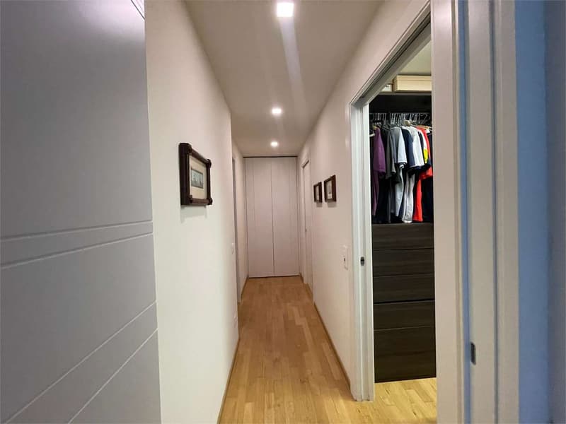 Appartamento moderno arredato in affitto con vista panoramica sul lago (10)