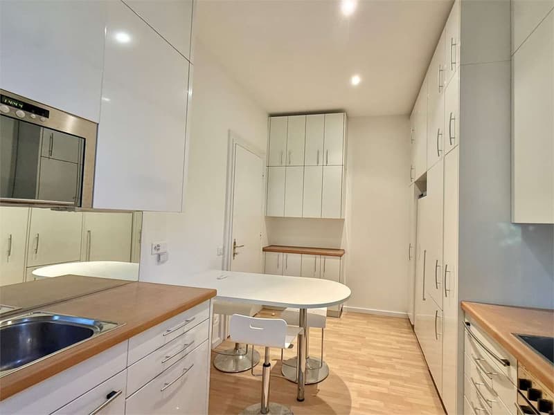 Appartamento di 5,5 locali con vista lago e piscina a Lugano Ruviglian (6)