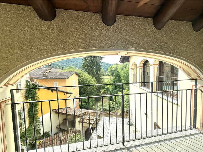 Appartamento attico di 5,5 locali con terrazzo e giardino privato ad O (11)